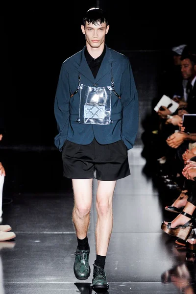 Look 13